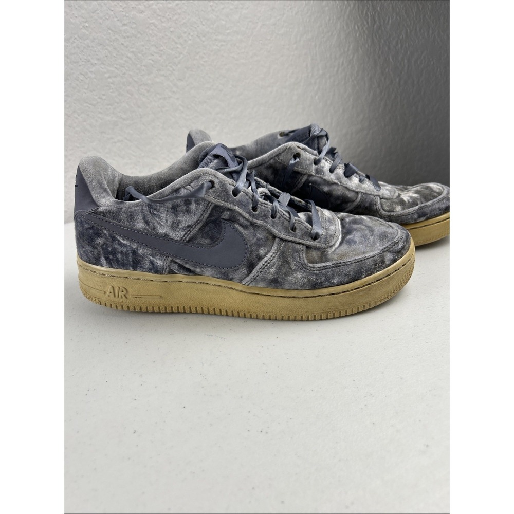 Size 4.5 (GS) - Nike‎ Air Force 1 LV8 Low Gray Velvet 849345-401